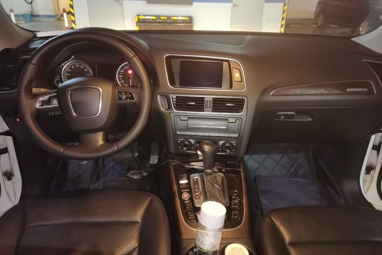 Used Audi Q5 2012 2.0TFSI hybrid Center Console