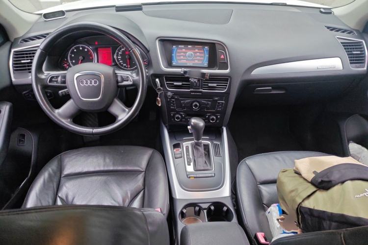 Used Audi Q5 2012 2.0TFSI Technology Model Center Console