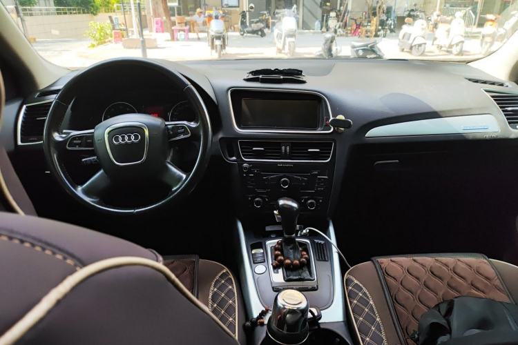 Used Audi Q5 2012 2.0TFSI Comfort Version Center Console