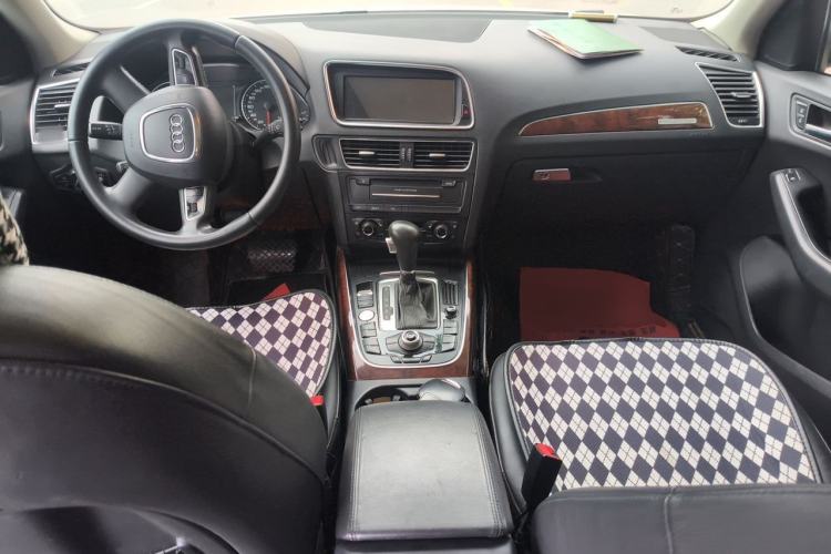 Used Audi Q5 2012 2.0TFSI Comfort Version Center Console