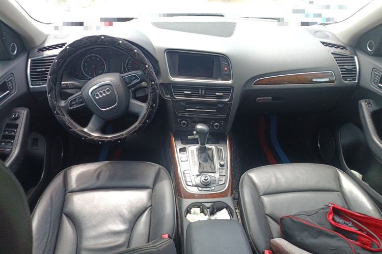 Used Audi Q5 2012 2.0TFSI Comfort Version Center Console