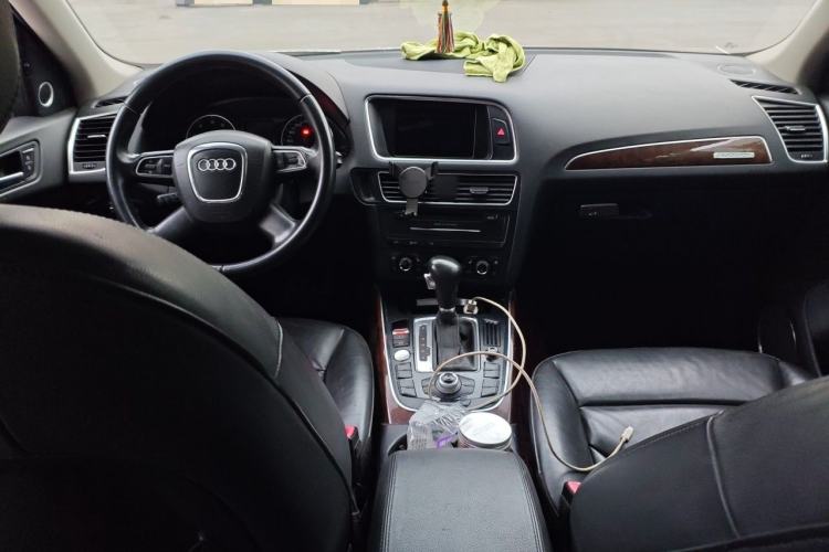 Used Audi Q5 2012 2.0TFSI Comfort Version Center Console