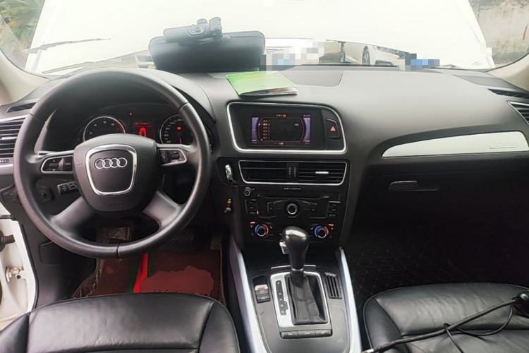 Used Audi Q5 2012 2.0TFSI Technology Model Center Console