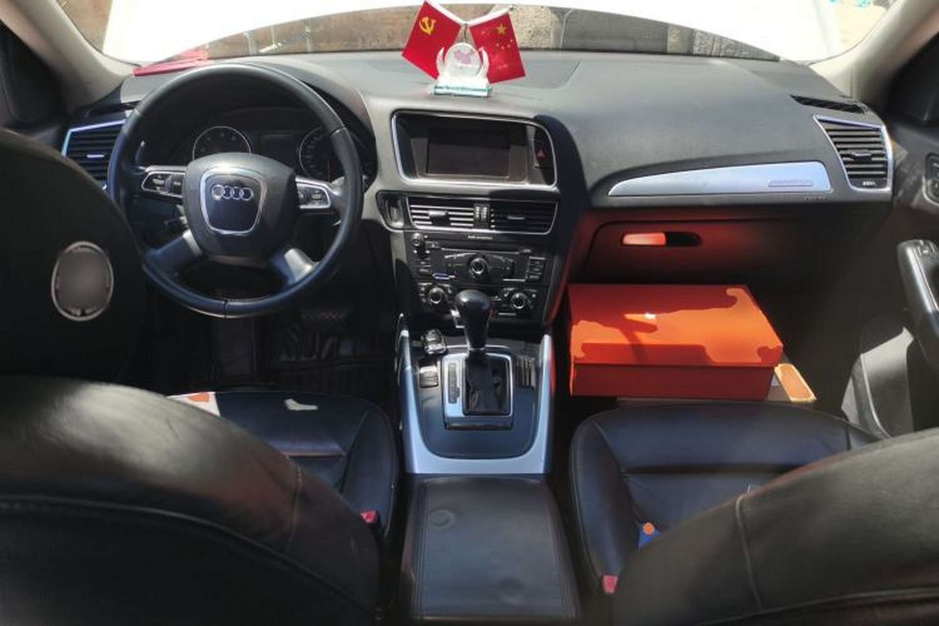 Used Audi Q5 2012 2.0TFSI Technology Model Center Console