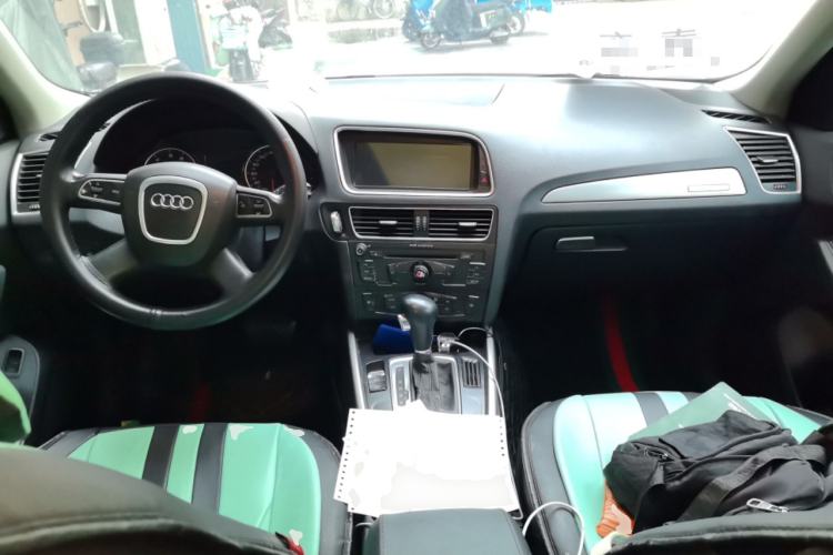 Used Audi Q5 2012 2.0TFSI Trendy Edition Center Console