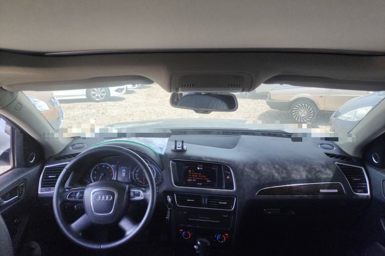Used Audi Q5 2012 2.0TFSI Comfort Version Center Console