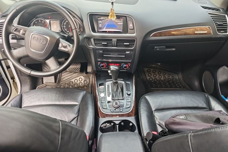 Used Audi Q5 2012 2.0TFSI Comfort Version Center Console