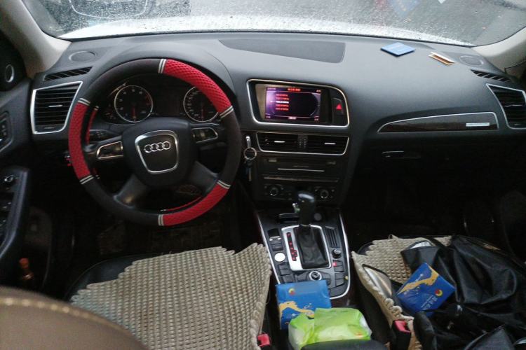 Used Audi Q5 2012 2.0TFSI Comfort Version Center Console
