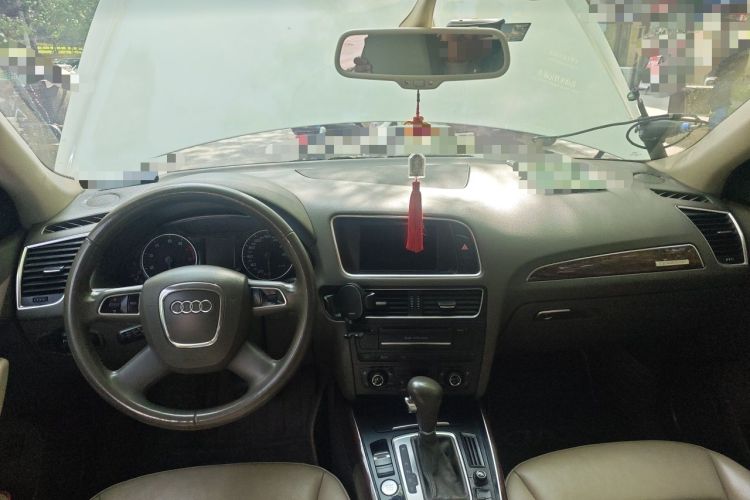 Used Audi Q5 2012 2.0TFSI Comfort Version Center Console