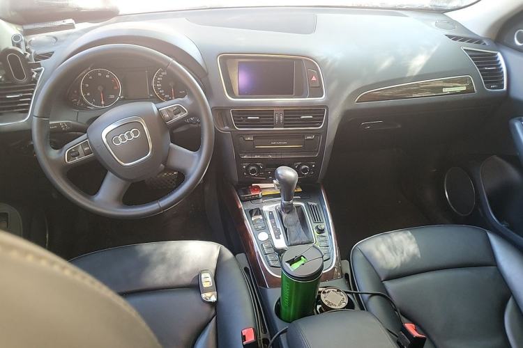Used Audi Q5 2012 2.0TFSI Comfort Version Center Console