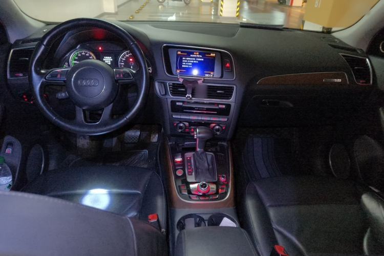 Used Audi Q5 2012 2.0TFSI hybrid Center Console