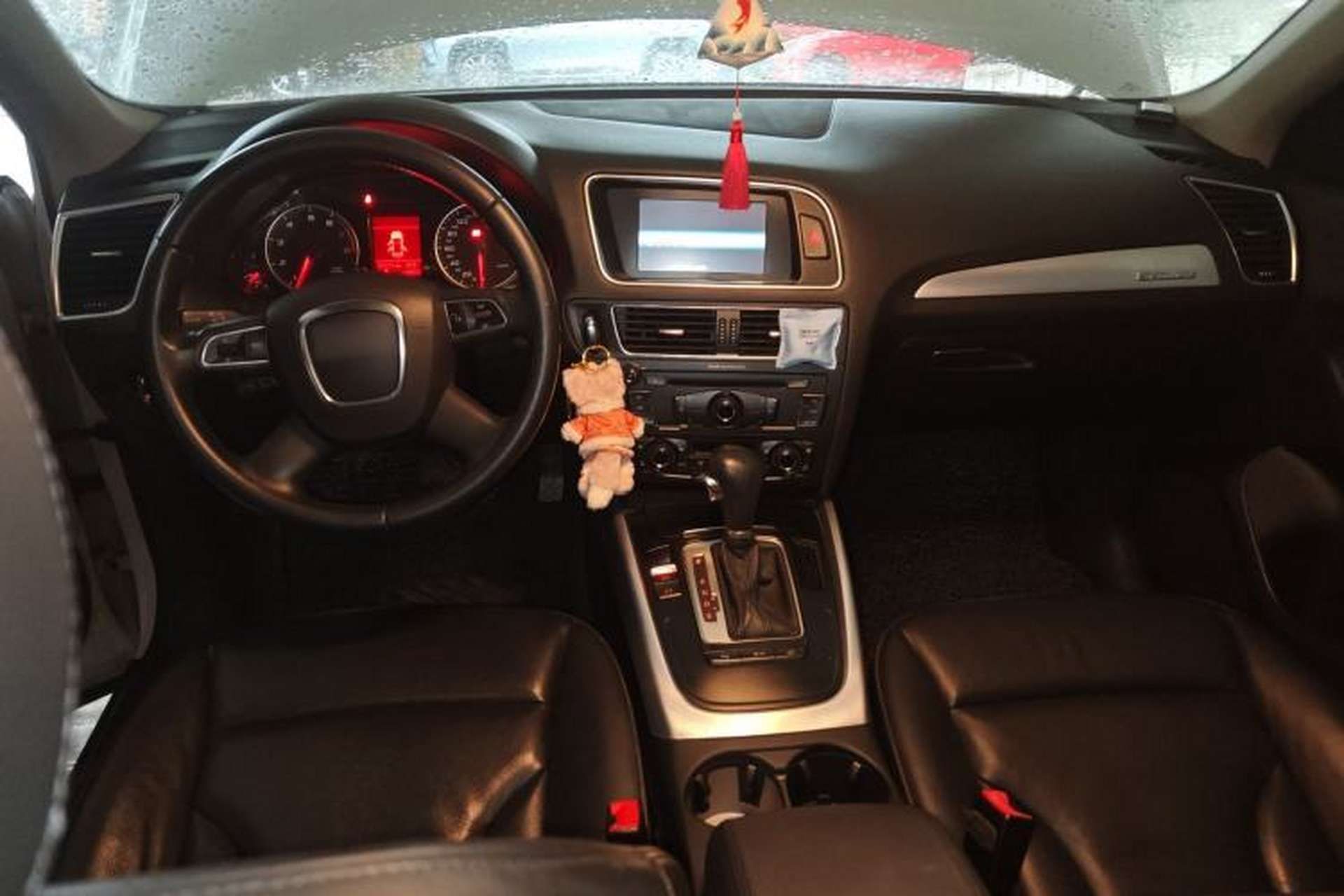 Used Audi Q5 2012 2.0TFSI Technology Model Center Console
