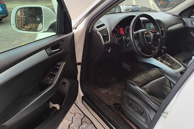 Used Audi Q5 2012 2.0TFSI Technology Model Driver Seat