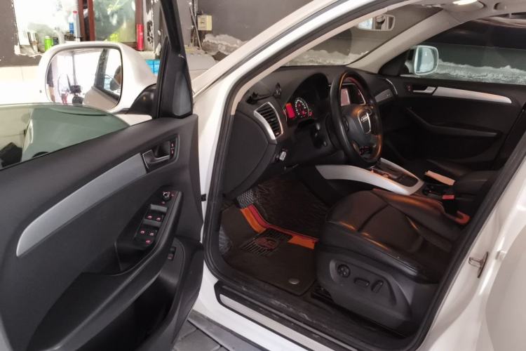 Used Audi Q5 2012 2.0TFSI Technology Model Driver Seat
