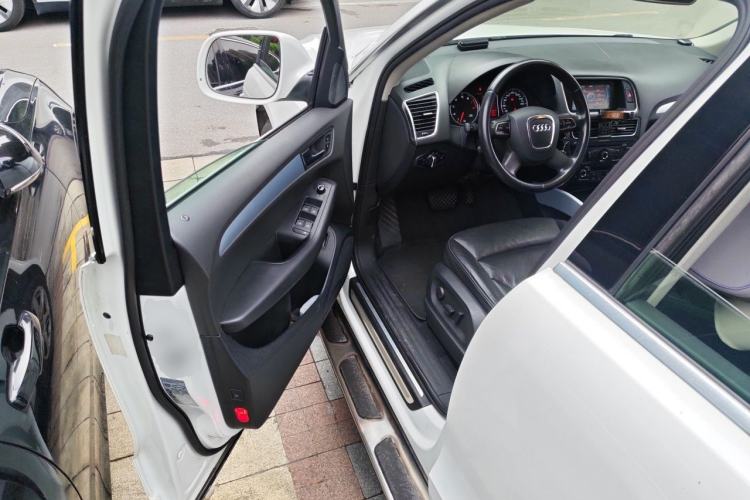 Used Audi Q5 2012 2.0TFSI Technology Model Driver Seat