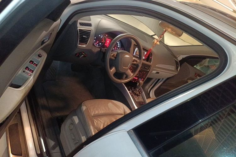 Used Audi Q5 2012 2.0TFSI Technology Model Driver Seat