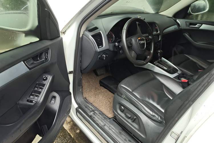 Used Audi Q5 2012 2.0TFSI Technology Model Driver Seat