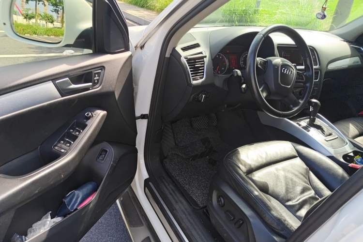 Used Audi Q5 2012 2.0TFSI Technology Model Driver Seat