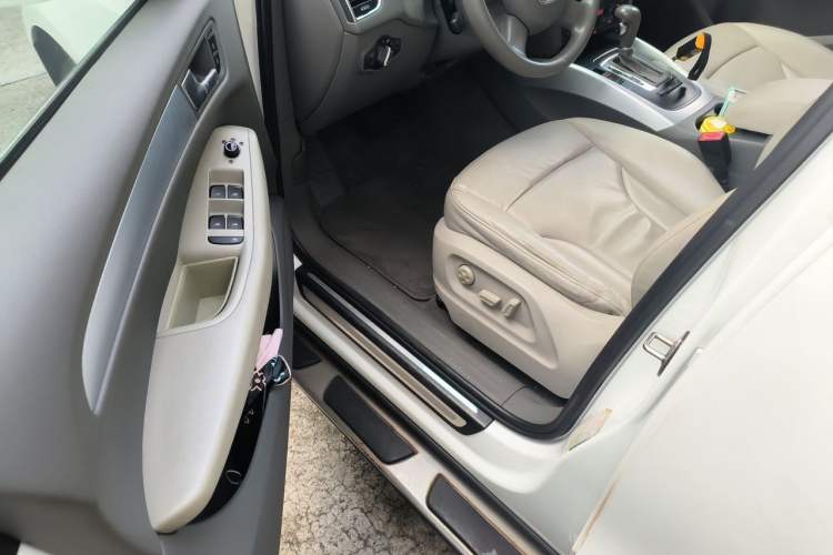 Used Audi Q5 2012 2.0TFSI Technology Model Driver Seat