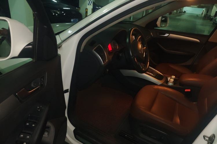 Used Audi Q5 2012 2.0TFSI Trendy Edition Driver Seat