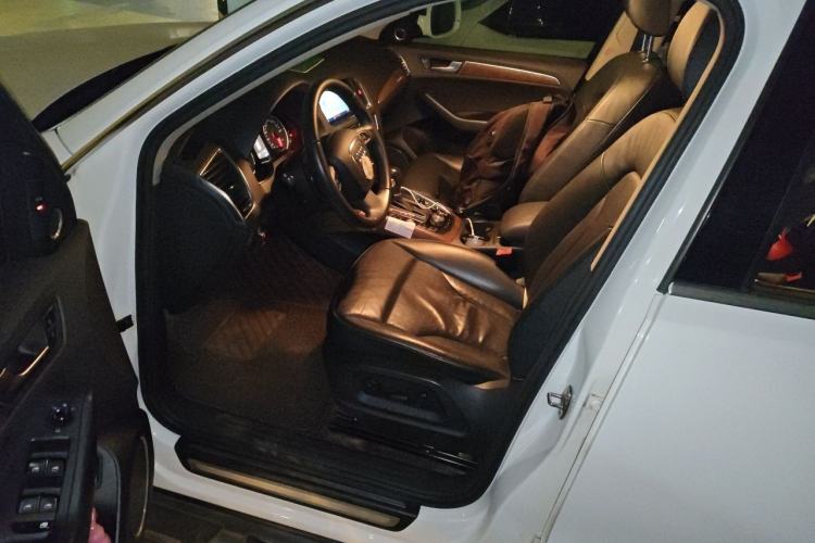 Used Audi Q5 2012 2.0TFSI Luxury Edition Driver Seat