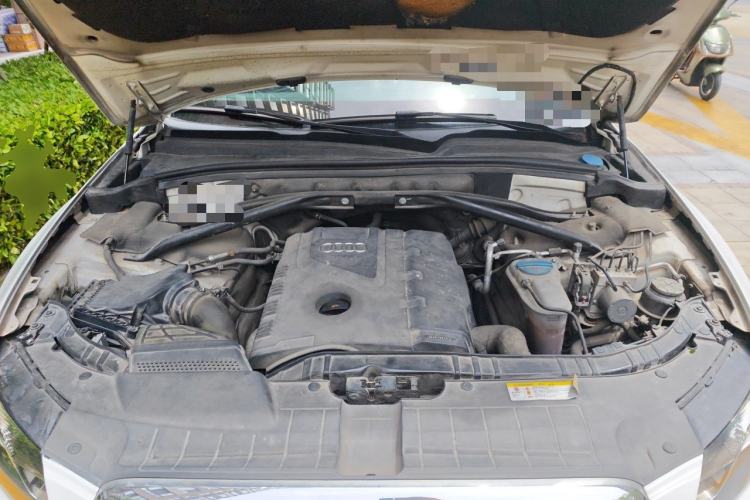 Used Audi Q5 2012 2.0TFSI Technology Model Engine Bay