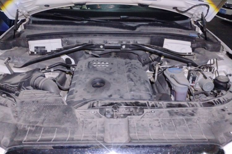 Used Audi Q5 2012 2.0TFSI Technology Model Engine Bay