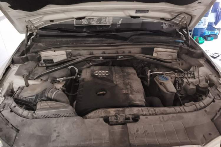 Used Audi Q5 2012 2.0TFSI Technology Model Engine Bay
