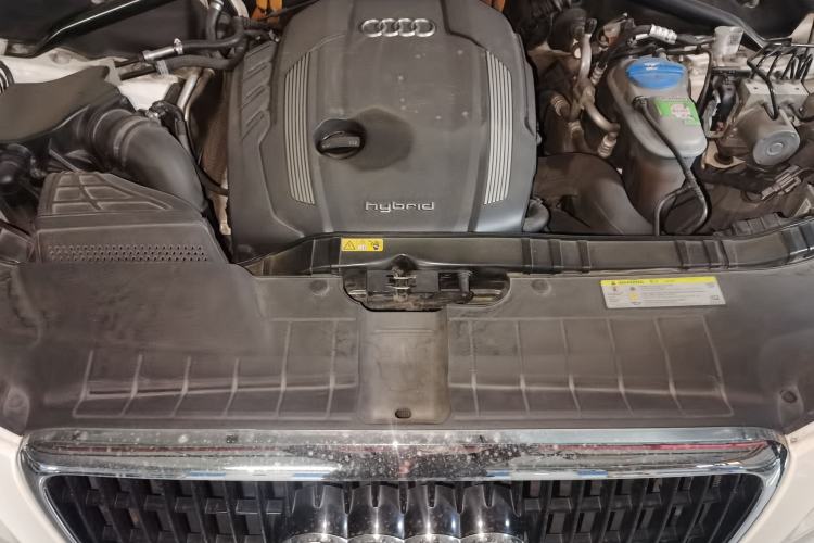 Used Audi Q5 2012 2.0TFSI hybrid Engine Bay