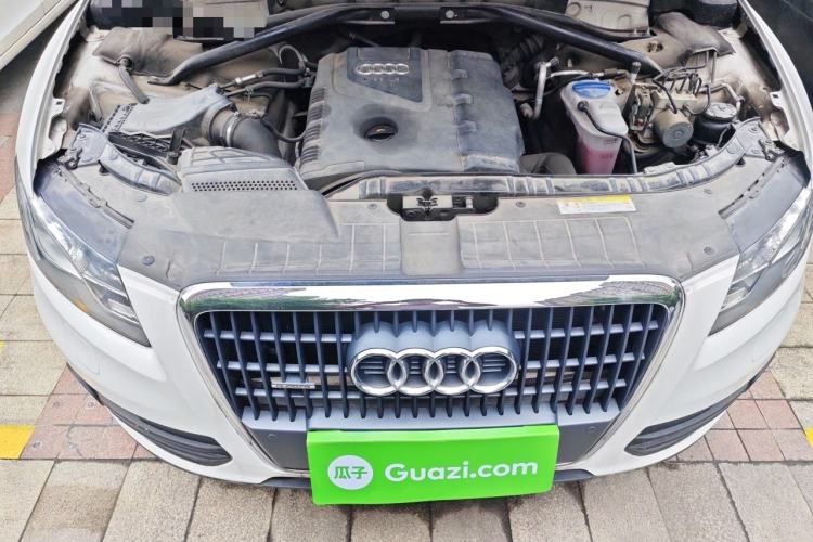 Used Audi Q5 2012 2.0TFSI Technology Model Engine Bay