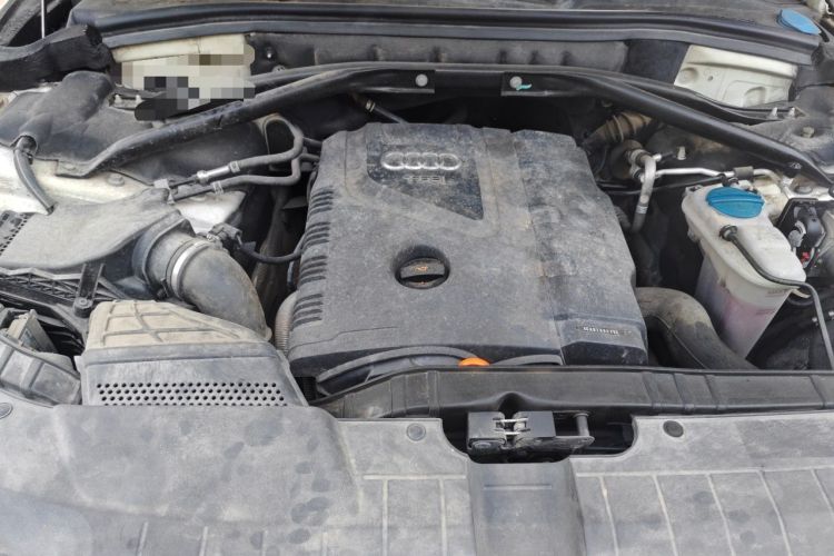 Used Audi Q5 2012 2.0TFSI Technology Model Engine Bay
