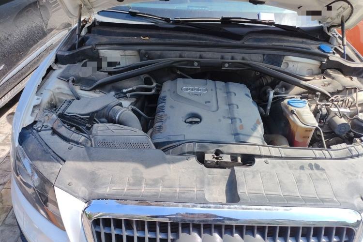 Used Audi Q5 2012 2.0TFSI Technology Model Engine Bay