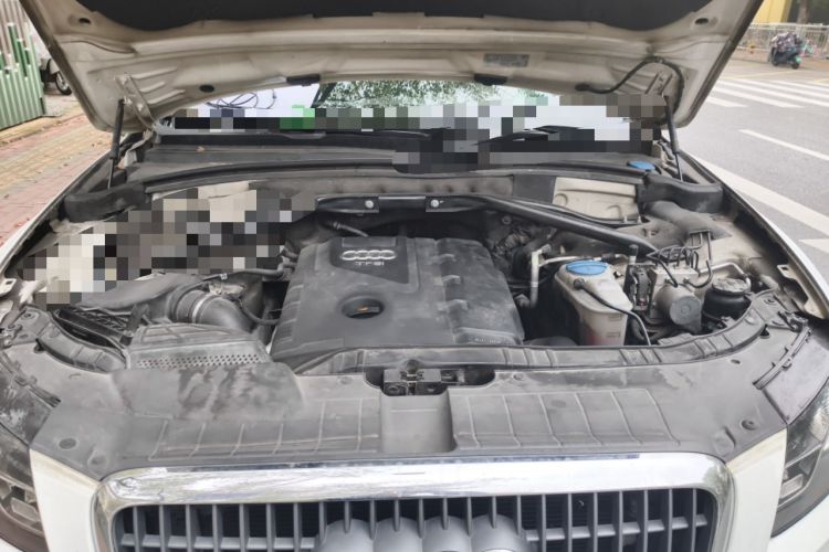 Used Audi Q5 2012 2.0TFSI Technology Model Engine Bay
