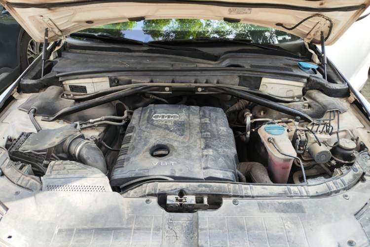 Used Audi Q5 2012 2.0TFSI Comfort Version Engine Bay