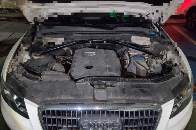 Used Audi Q5 2012 2.0TFSI Technology Model Engine Bay