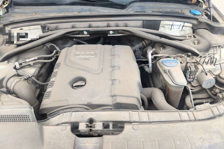 Used Audi Q5 2012 2.0TFSI Comfort Version Engine Bay