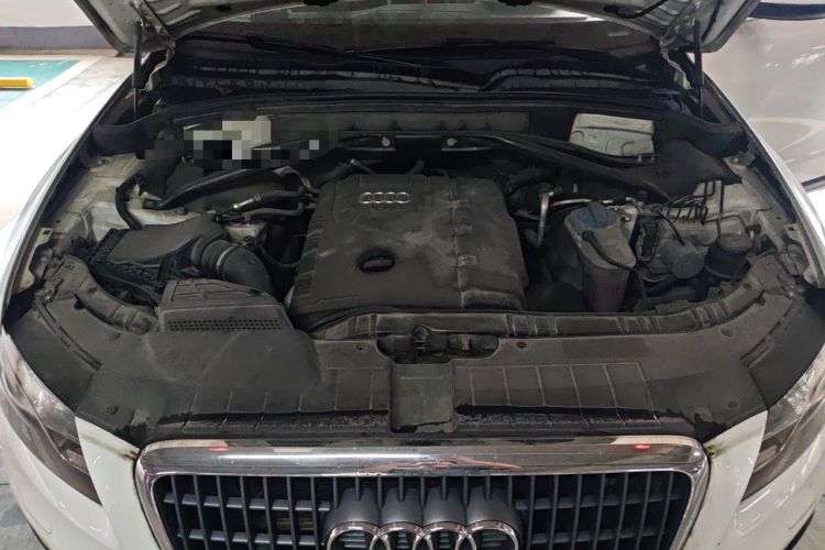 Used Audi Q5 2012 2.0TFSI Technology Model Engine Bay