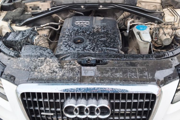 Used Audi Q5 2012 2.0TFSI Comfort Version Engine Bay
