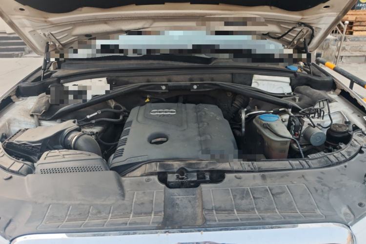Used Audi Q5 2012 2.0TFSI Comfort Version Engine Bay