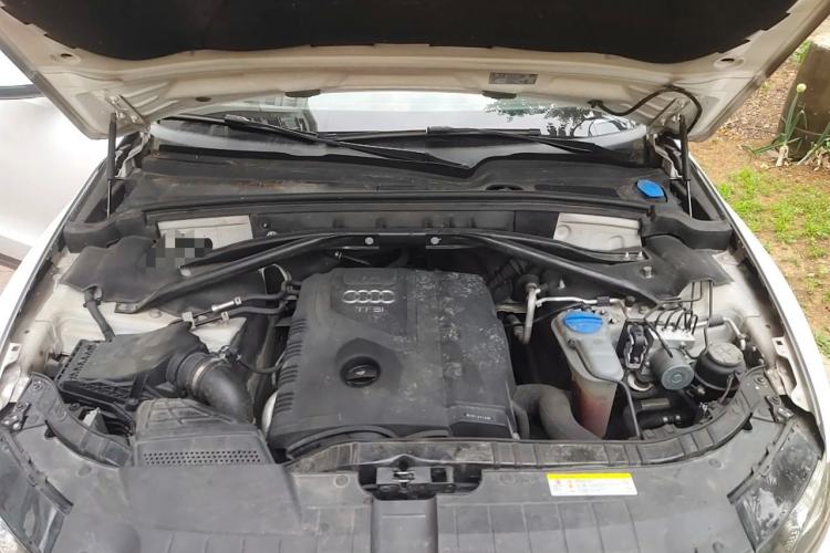Used Audi Q5 2012 2.0TFSI Technology Model Engine Bay
