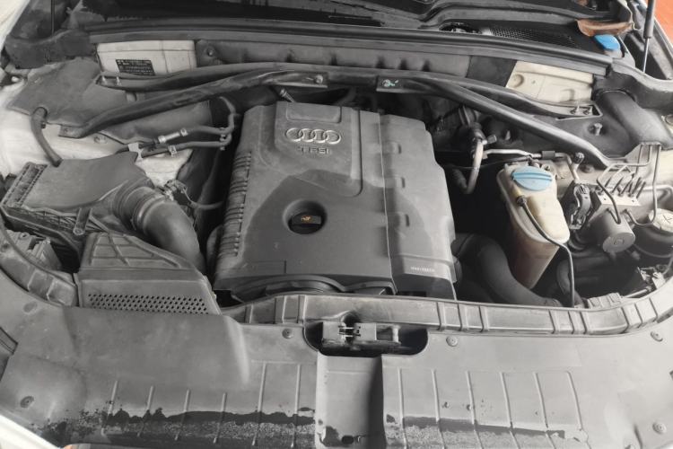 Used Audi Q5 2012 2.0TFSI Comfort Version Engine Bay