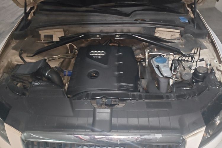 Used Audi Q5 2012 2.0TFSI Technology Model Engine Bay