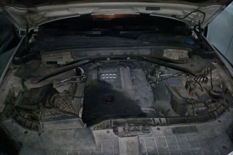 Used Audi Q5 2012 2.0TFSI Technology Model Engine Bay