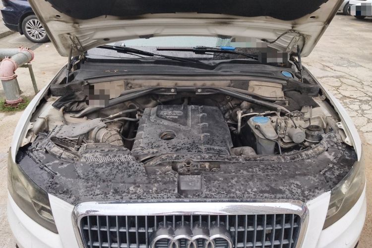 Used Audi Q5 2012 2.0TFSI Technology Model Engine Bay