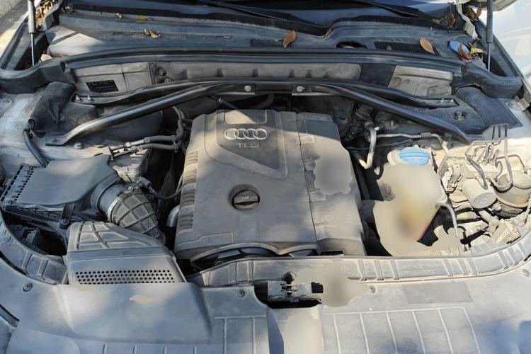 Used Audi Q5 2012 2.0TFSI Technology Model Engine Bay