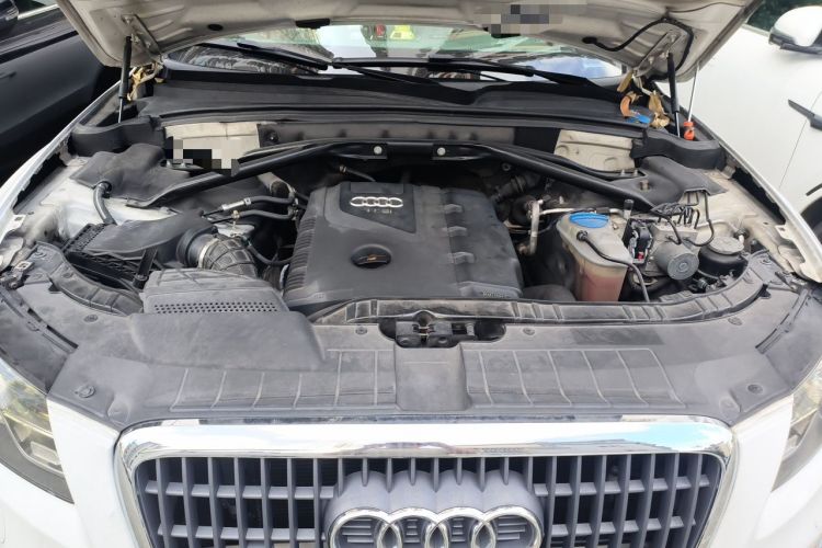 Used Audi Q5 2012 2.0TFSI Technology Model Engine Bay