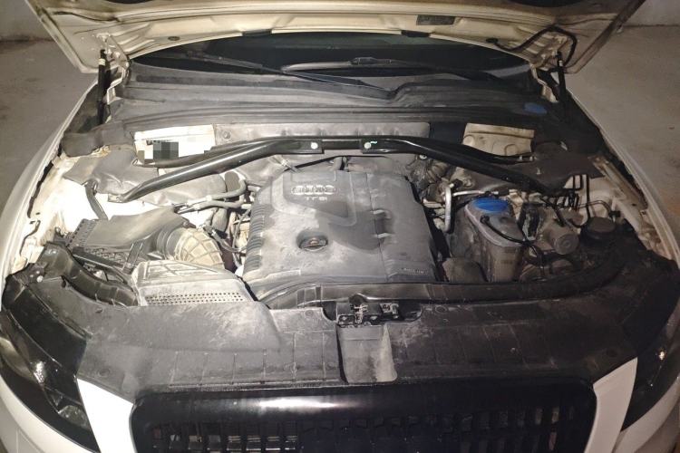 Used Audi Q5 2012 2.0TFSI Comfort Version Engine Bay