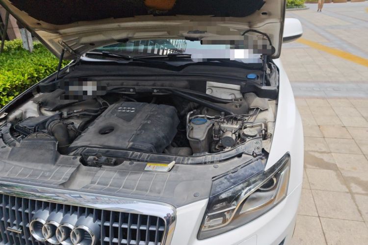 Used Audi Q5 2012 2.0TFSI Technology Model Engine Bay Left