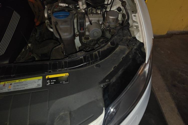 Used Audi Q5 2012 2.0TFSI hybrid Engine Bay Left