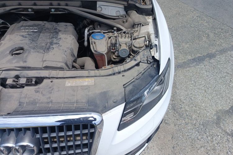 Used Audi Q5 2012 2.0TFSI Comfort Version Engine Bay Left